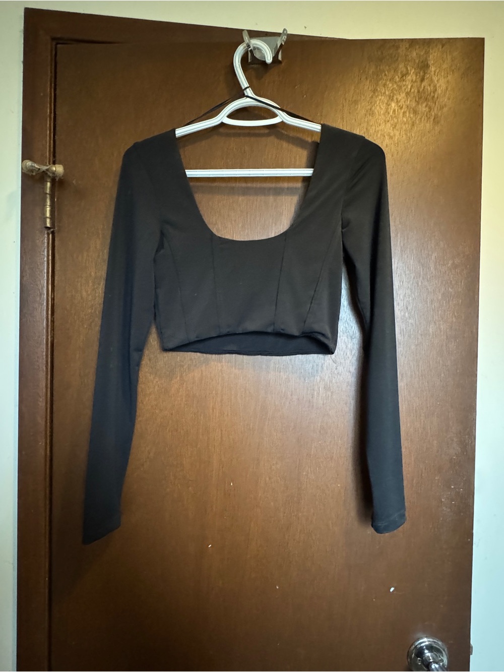 Black Long-Sleeve Scoop Crop Top - Women's